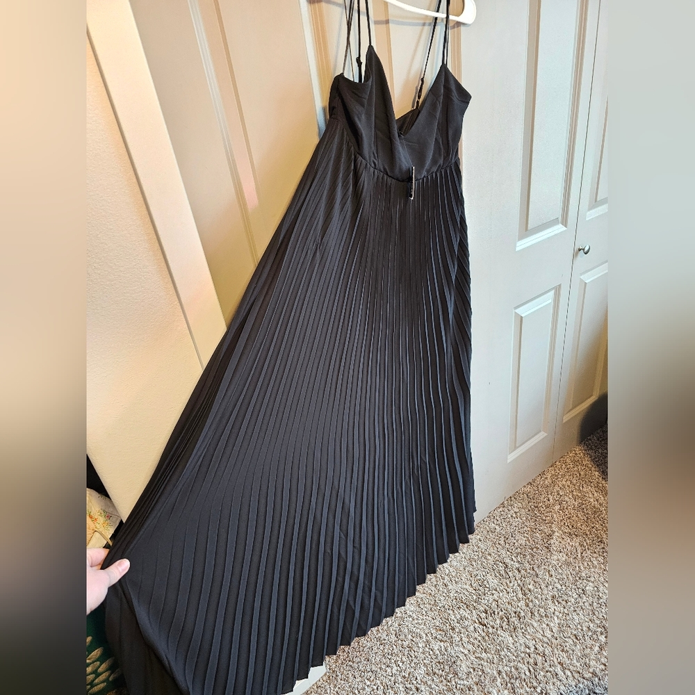 EXPRESS Floor Length Black Medium Pleated V Neck NWT Dress